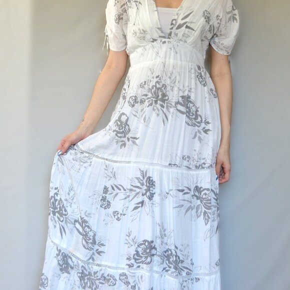Summer gray and white dress by Aladore. - Picture 1 of 8